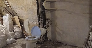 Демонтаж сантехкабины в панельном доме - цена от 1015 рублей | Сварной-Кнв